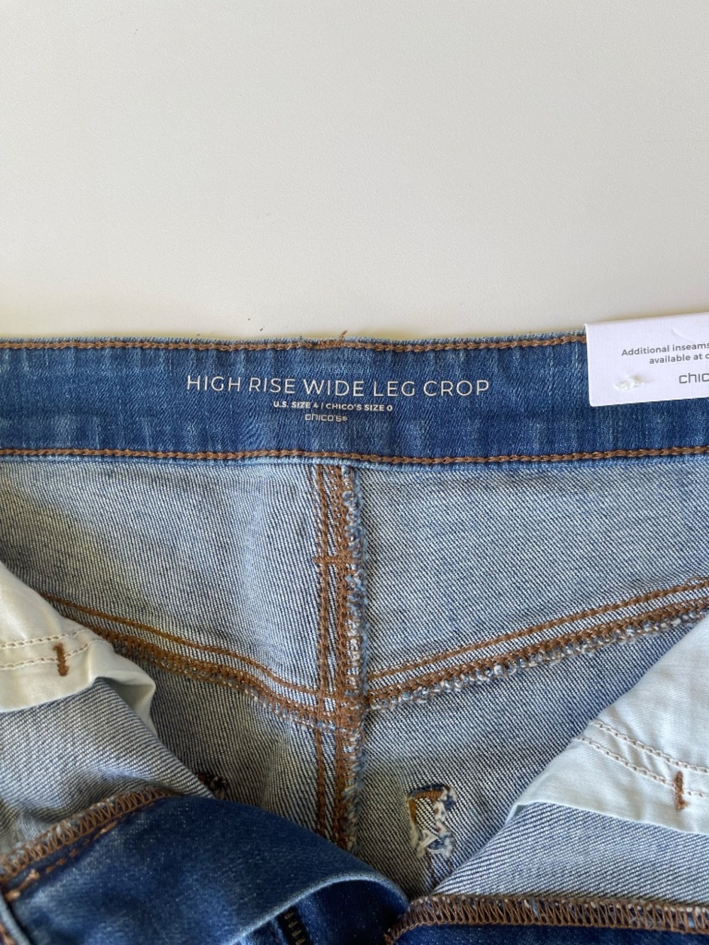 Chico's High Rise Wide Leg Crop Denim NWT size Chico 0/US 4 - Picture 4 of 5